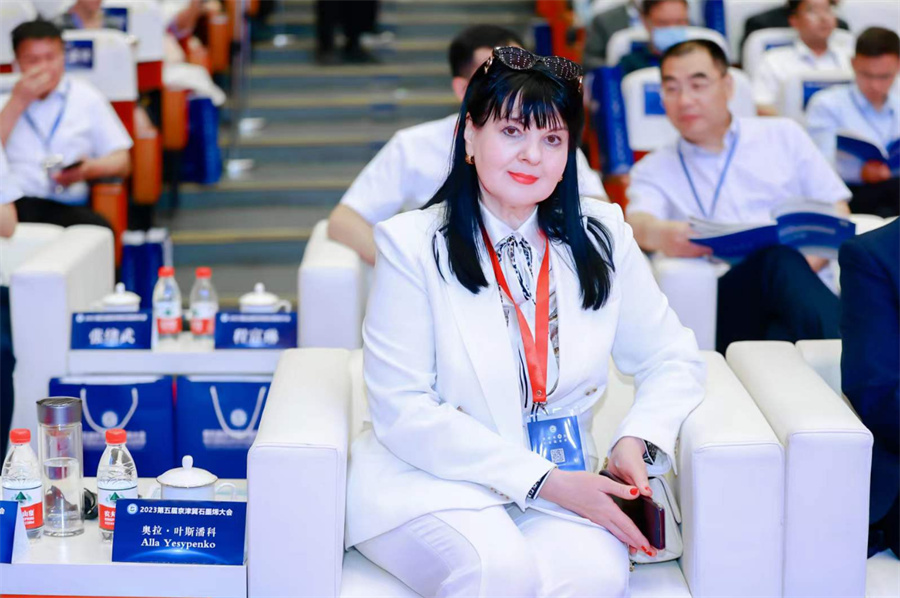 国际碳材料联盟筹委会正式揭牌