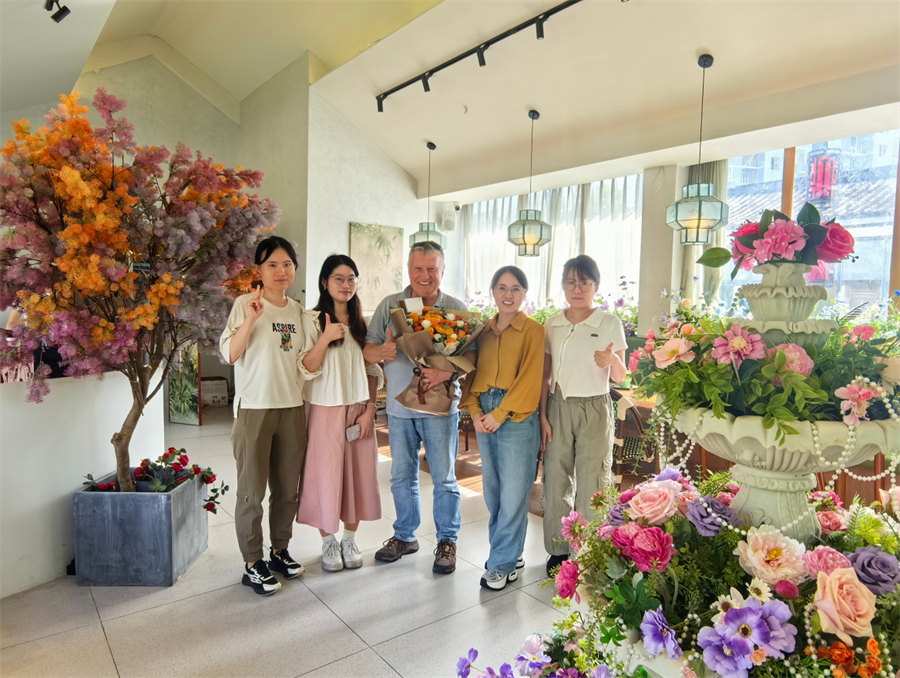 阿里图兰教授加盟上能锅炉 共促绿色能源发展